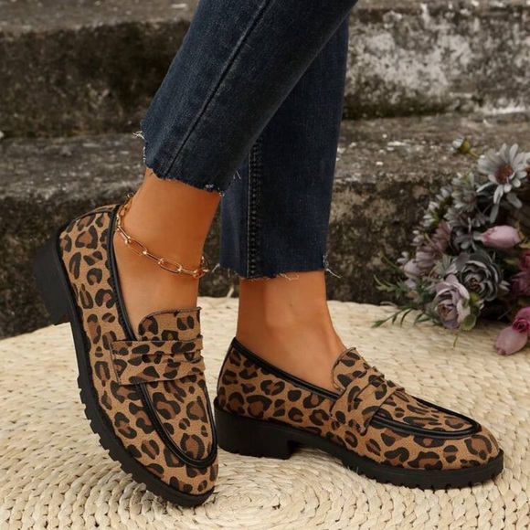 Women's Fashion Leopard Print Slip-On Loafers, Anti-Slip Chunky Heel - Picture 2 of 4